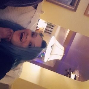 Meet your Posher, Ella